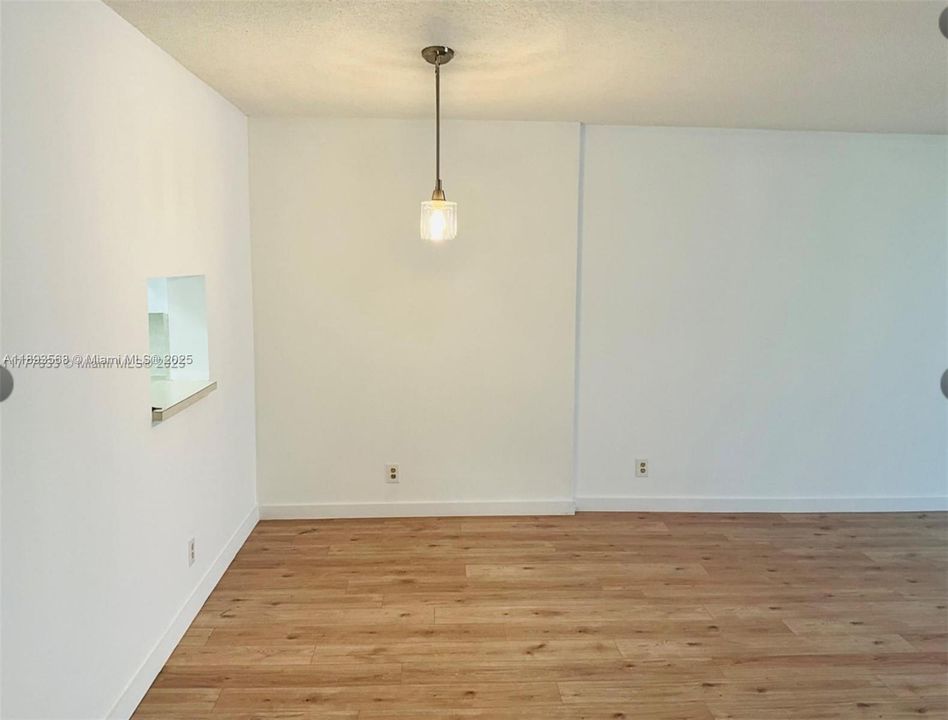 For Sale: $198,000 (2 beds, 2 baths, 1144 Square Feet)