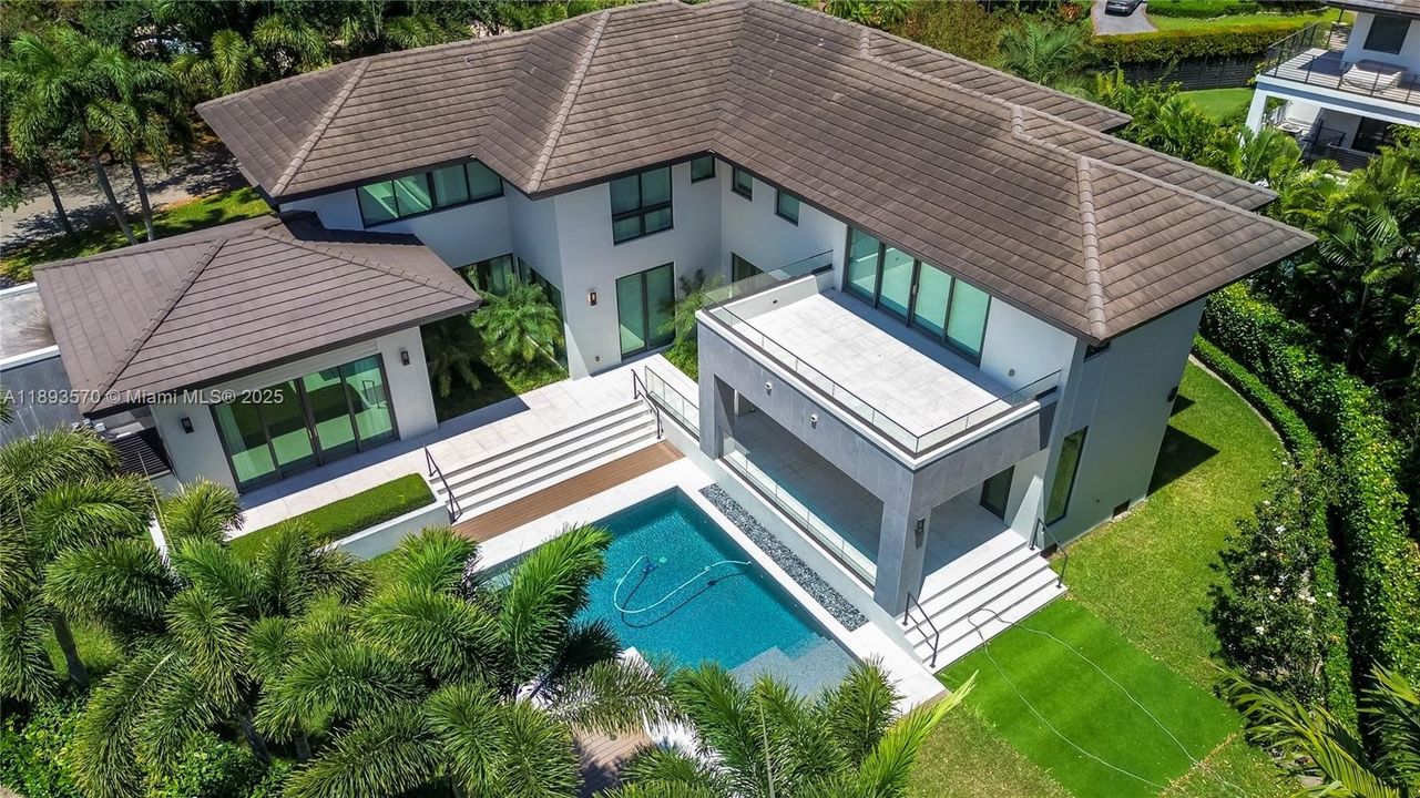 Recently Rented: $45,000 (6 beds, 7 baths, 6851 Square Feet)