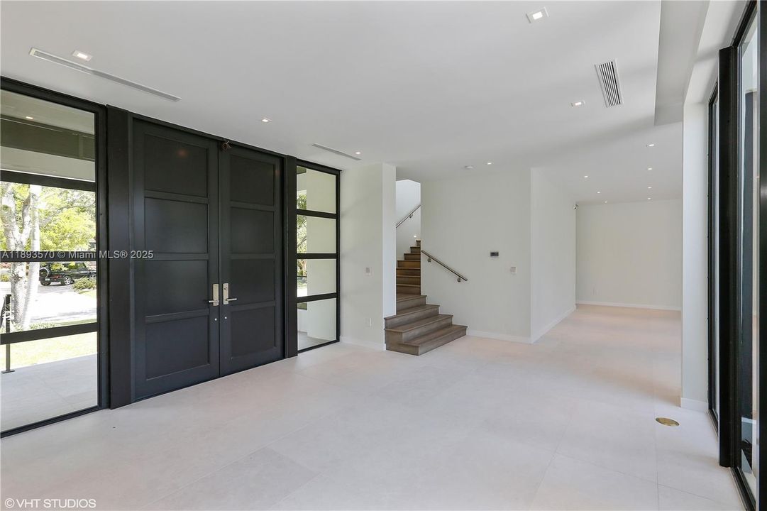 Recently Rented: $45,000 (6 beds, 7 baths, 6851 Square Feet)