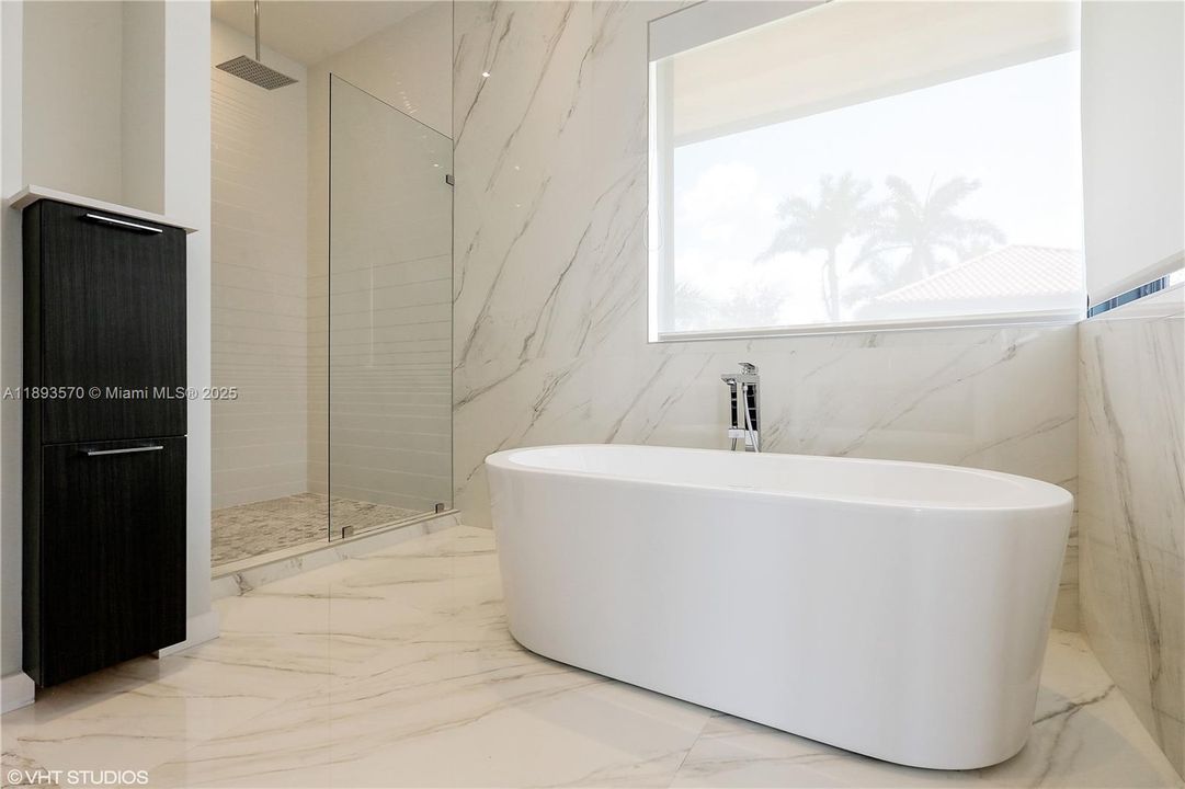 Recently Rented: $45,000 (6 beds, 7 baths, 6851 Square Feet)