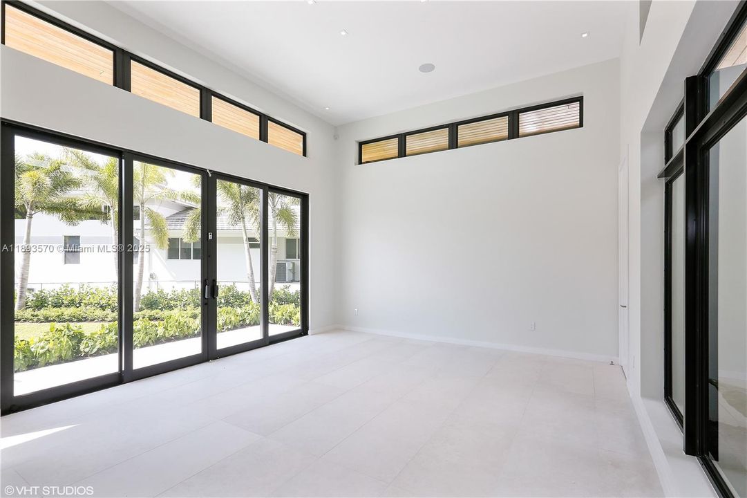 Recently Rented: $45,000 (6 beds, 7 baths, 6851 Square Feet)