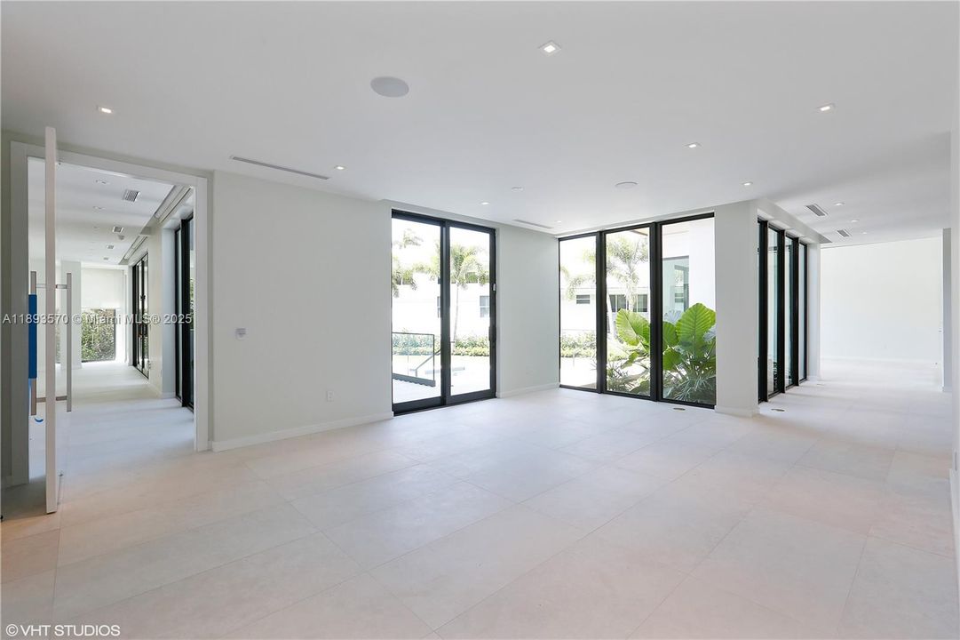 Recently Rented: $45,000 (6 beds, 7 baths, 6851 Square Feet)