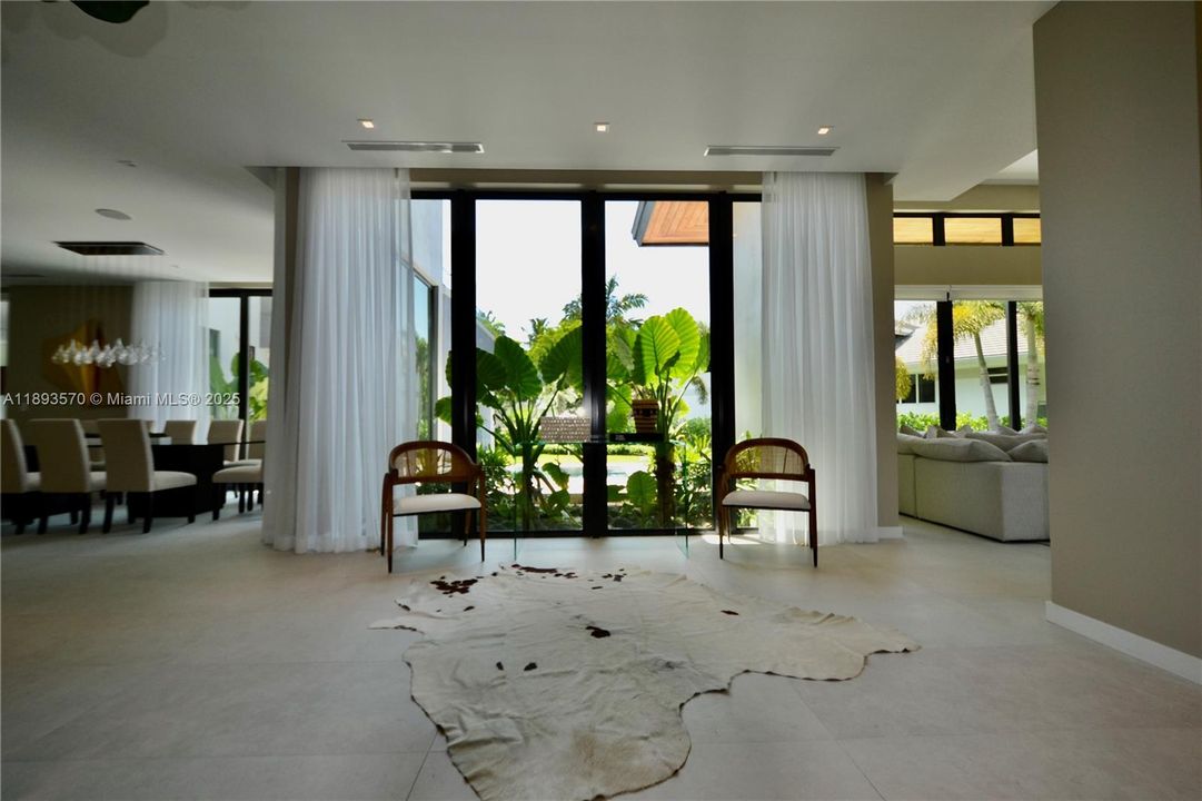 Recently Rented: $45,000 (6 beds, 7 baths, 6851 Square Feet)