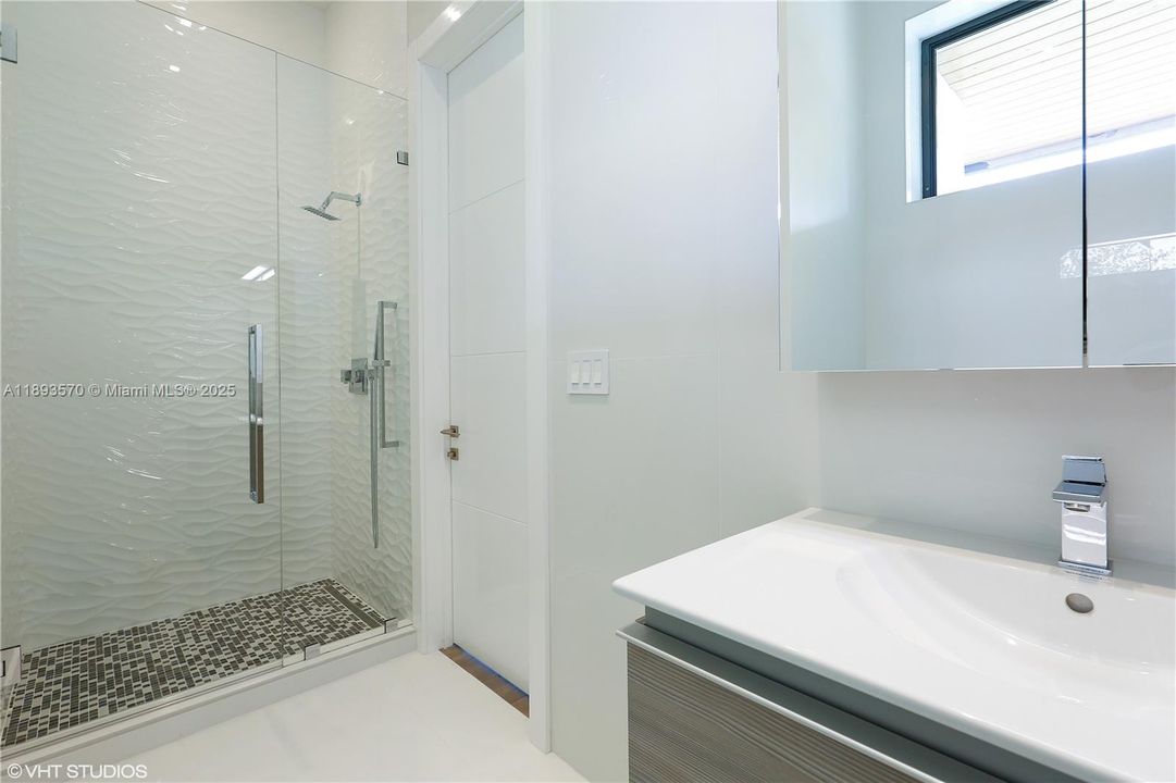 Recently Rented: $45,000 (6 beds, 7 baths, 6851 Square Feet)