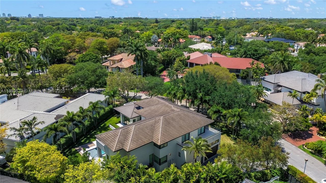 Recently Rented: $45,000 (6 beds, 7 baths, 6851 Square Feet)