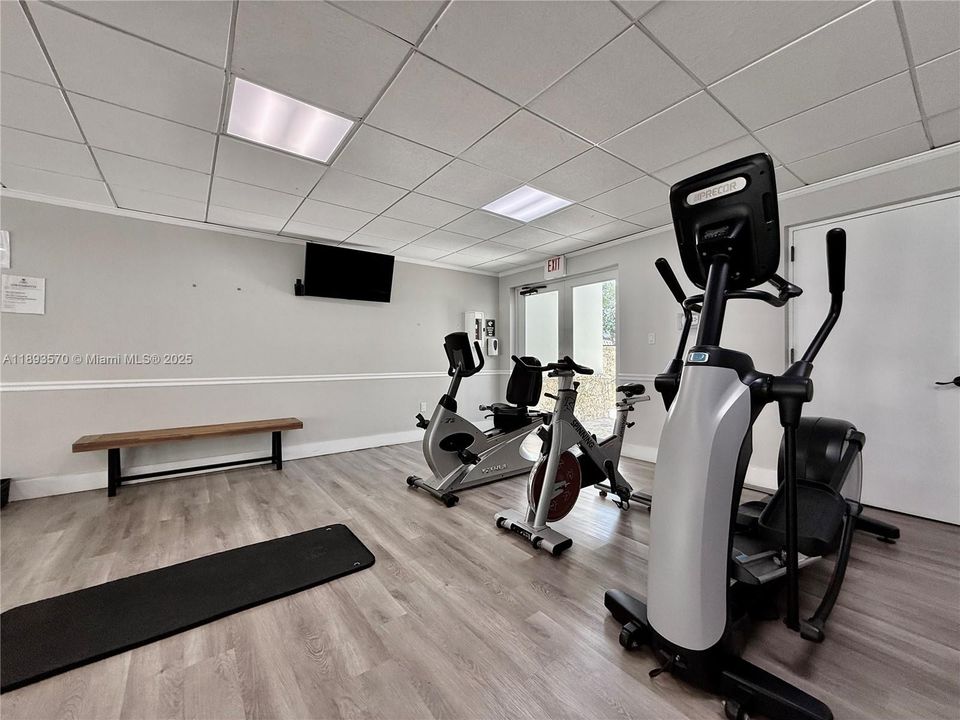 Recently Rented: $45,000 (6 beds, 7 baths, 6851 Square Feet)