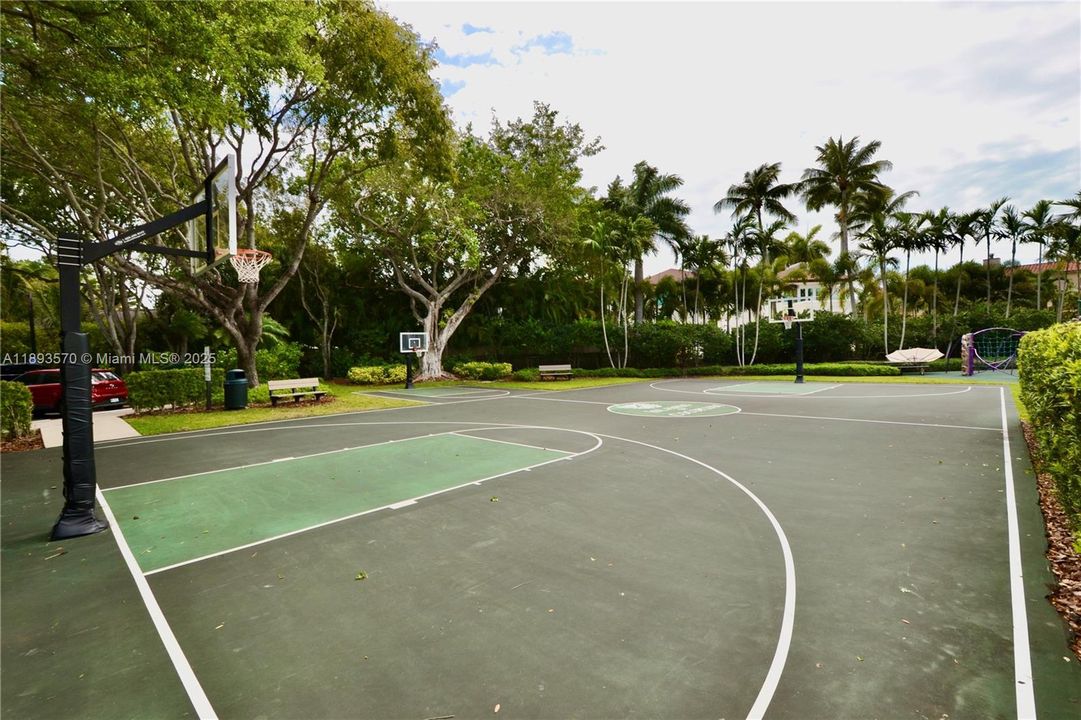 Recently Rented: $45,000 (6 beds, 7 baths, 6851 Square Feet)