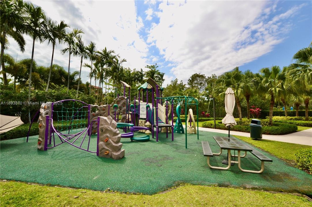 Recently Rented: $45,000 (6 beds, 7 baths, 6851 Square Feet)