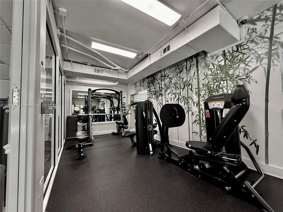 Recently Rented: $45,000 (6 beds, 7 baths, 6851 Square Feet)