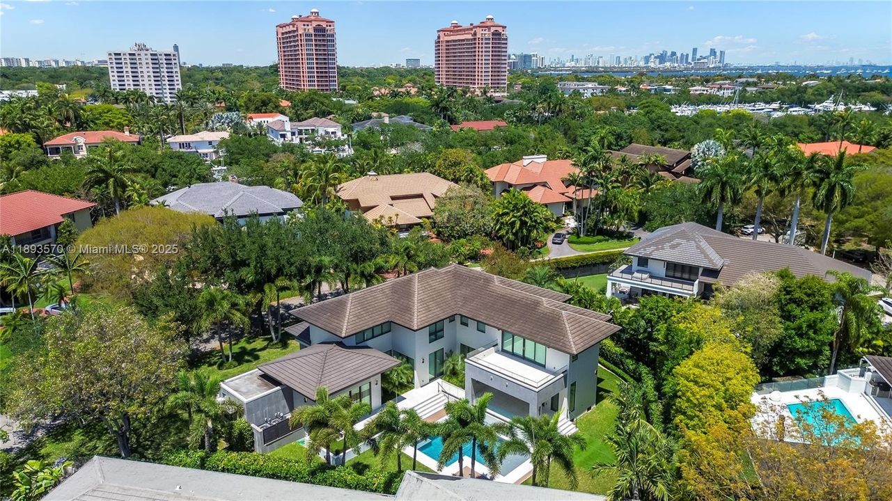 Recently Rented: $45,000 (6 beds, 7 baths, 6851 Square Feet)