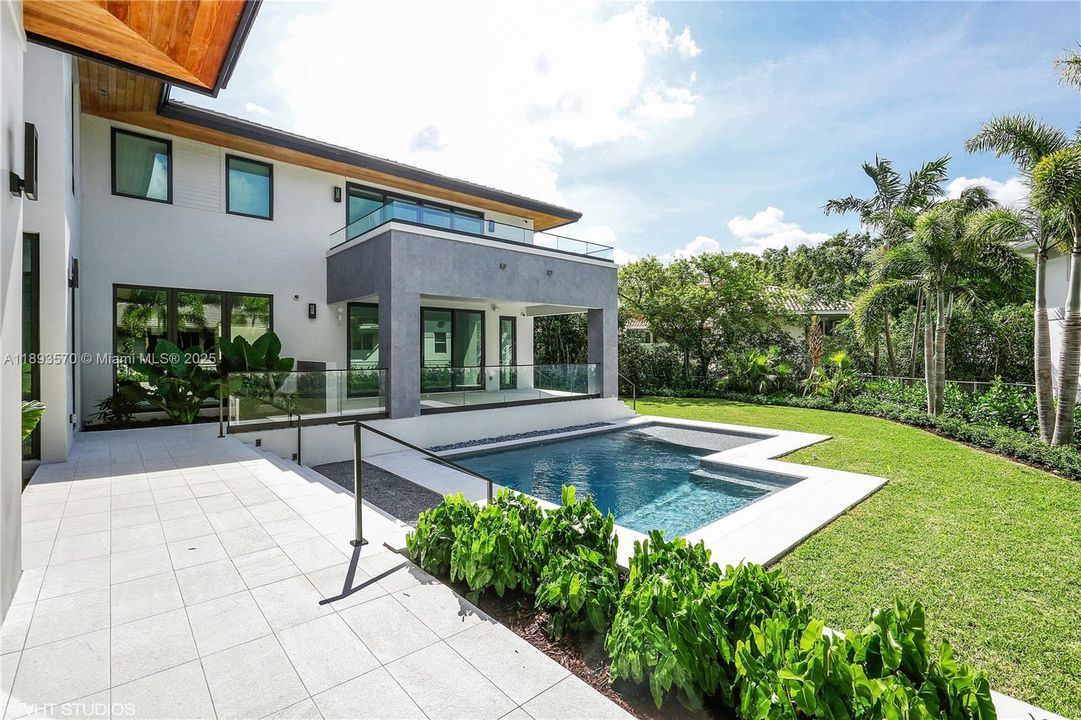 Recently Rented: $45,000 (6 beds, 7 baths, 6851 Square Feet)