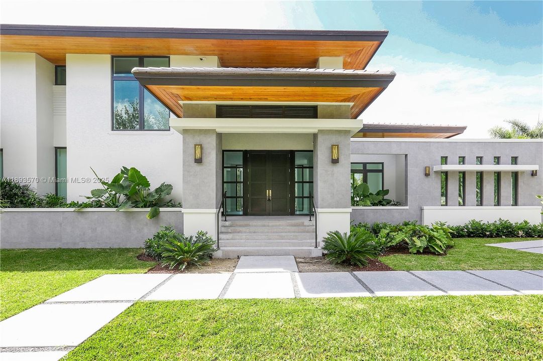 Recently Rented: $45,000 (6 beds, 7 baths, 6851 Square Feet)