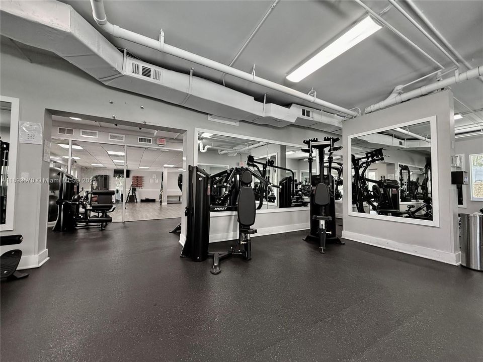 Recently Rented: $45,000 (6 beds, 7 baths, 6851 Square Feet)