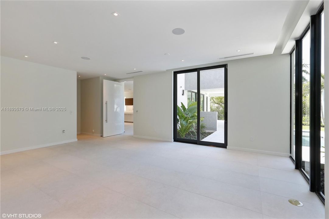 Recently Rented: $45,000 (6 beds, 7 baths, 6851 Square Feet)