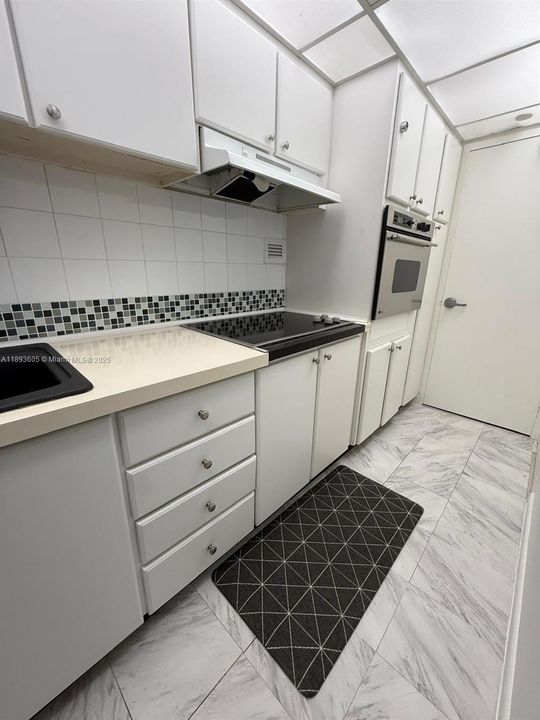 For Sale: $280,000 (0 beds, 1 baths, 543 Square Feet)