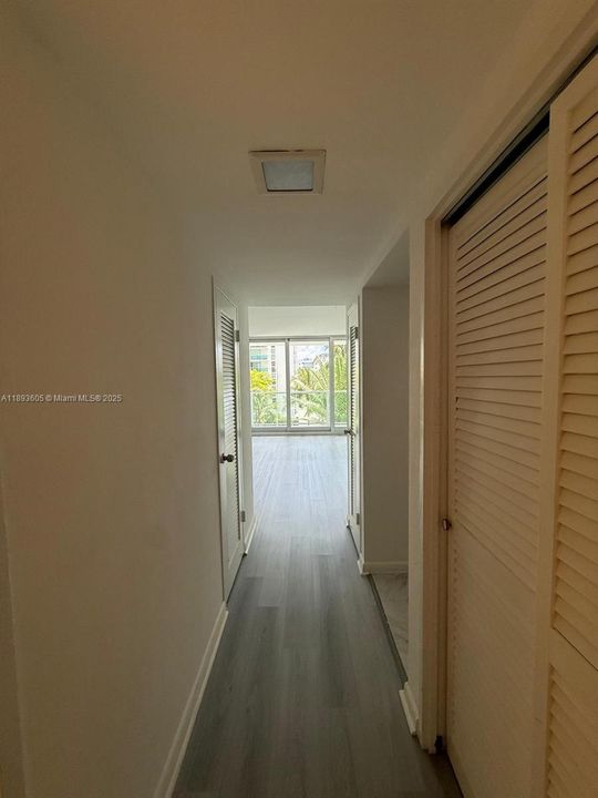 For Sale: $280,000 (0 beds, 1 baths, 543 Square Feet)
