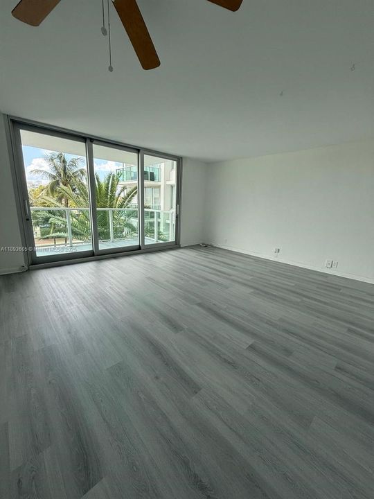 For Sale: $280,000 (0 beds, 1 baths, 543 Square Feet)