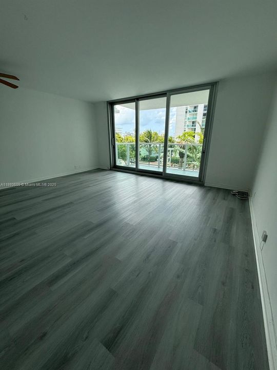 For Sale: $280,000 (0 beds, 1 baths, 543 Square Feet)