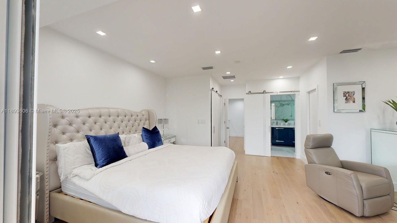 En Venta: $1,199,000 (4 camas, 3 baños, 2946 Pies cuadrados)