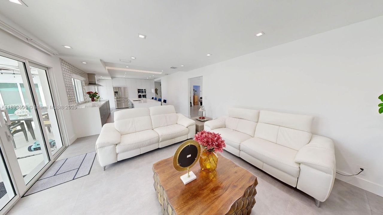 En Venta: $1,199,000 (4 camas, 3 baños, 2946 Pies cuadrados)