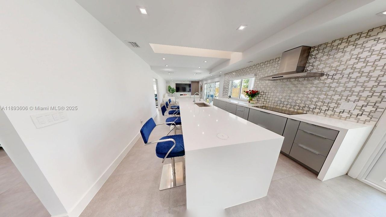 En Venta: $1,199,000 (4 camas, 3 baños, 2946 Pies cuadrados)