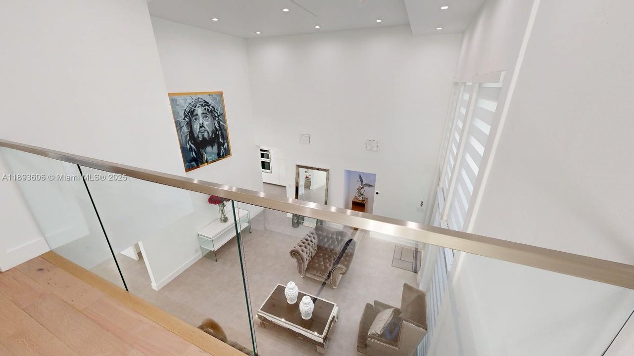 En Venta: $1,199,000 (4 camas, 3 baños, 2946 Pies cuadrados)