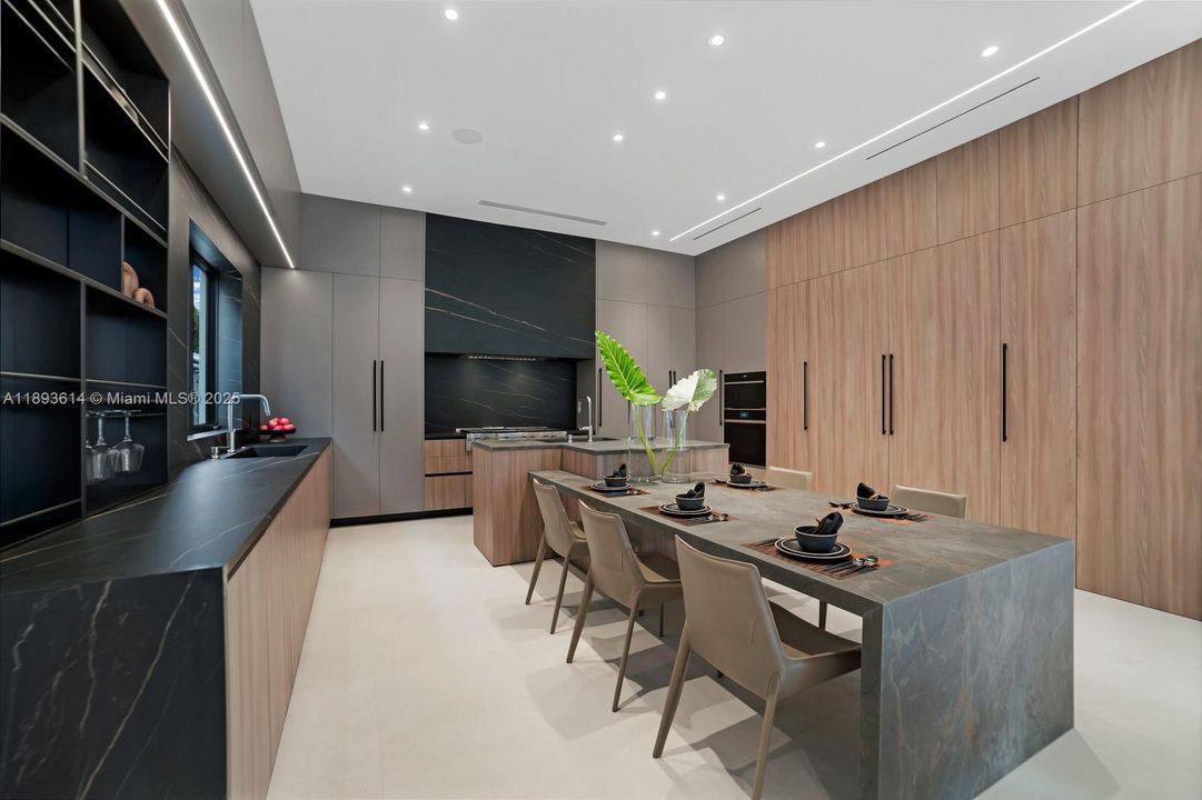 На продажу: $7,995,000 (8 спален, 8 ванн, 7530 Квадратных фут)