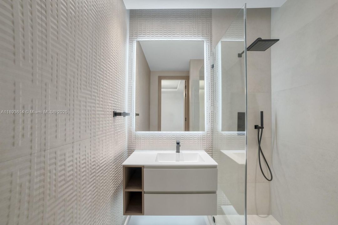 На продажу: $7,995,000 (8 спален, 8 ванн, 7530 Квадратных фут)