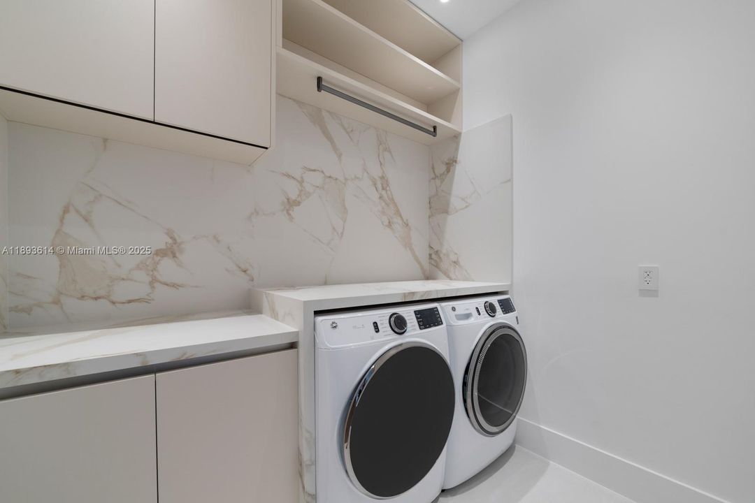 На продажу: $7,995,000 (8 спален, 8 ванн, 7530 Квадратных фут)