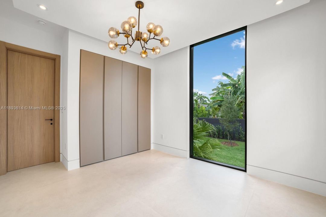 На продажу: $7,995,000 (8 спален, 8 ванн, 7530 Квадратных фут)