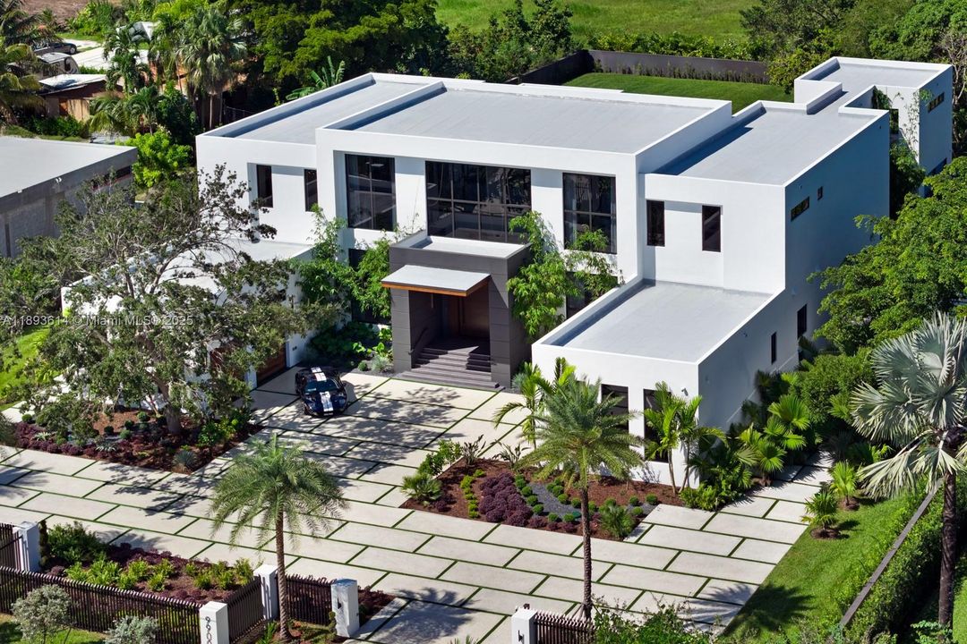 На продажу: $7,995,000 (8 спален, 8 ванн, 7530 Квадратных фут)