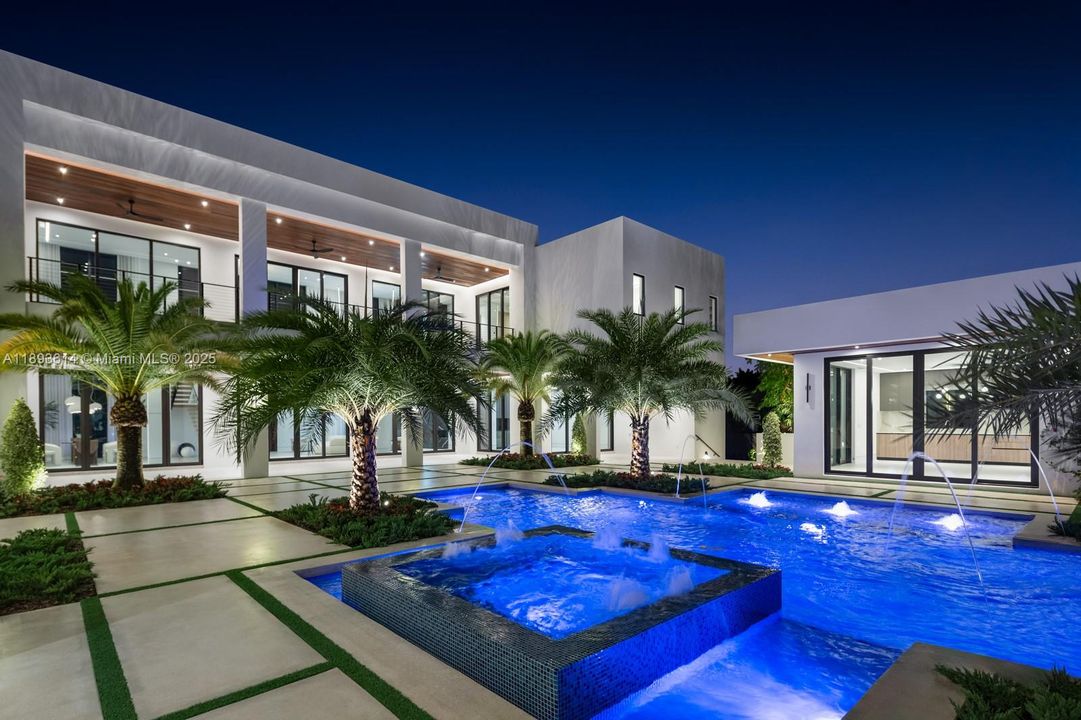 На продажу: $7,995,000 (8 спален, 8 ванн, 7530 Квадратных фут)