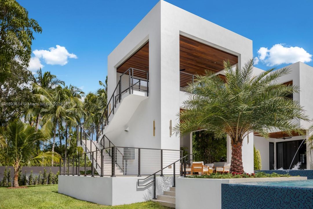 На продажу: $7,995,000 (8 спален, 8 ванн, 7530 Квадратных фут)