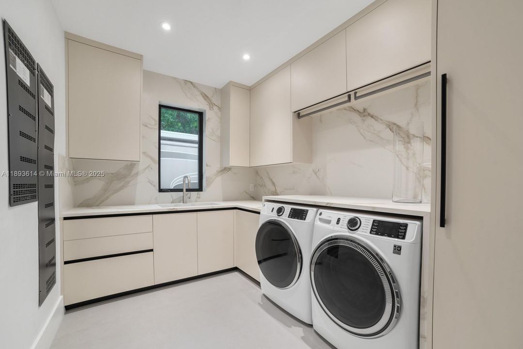 На продажу: $7,995,000 (8 спален, 8 ванн, 7530 Квадратных фут)