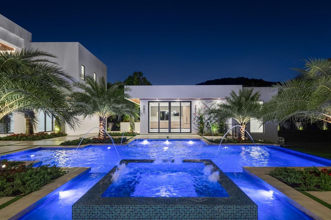 На продажу: $7,995,000 (8 спален, 8 ванн, 7530 Квадратных фут)