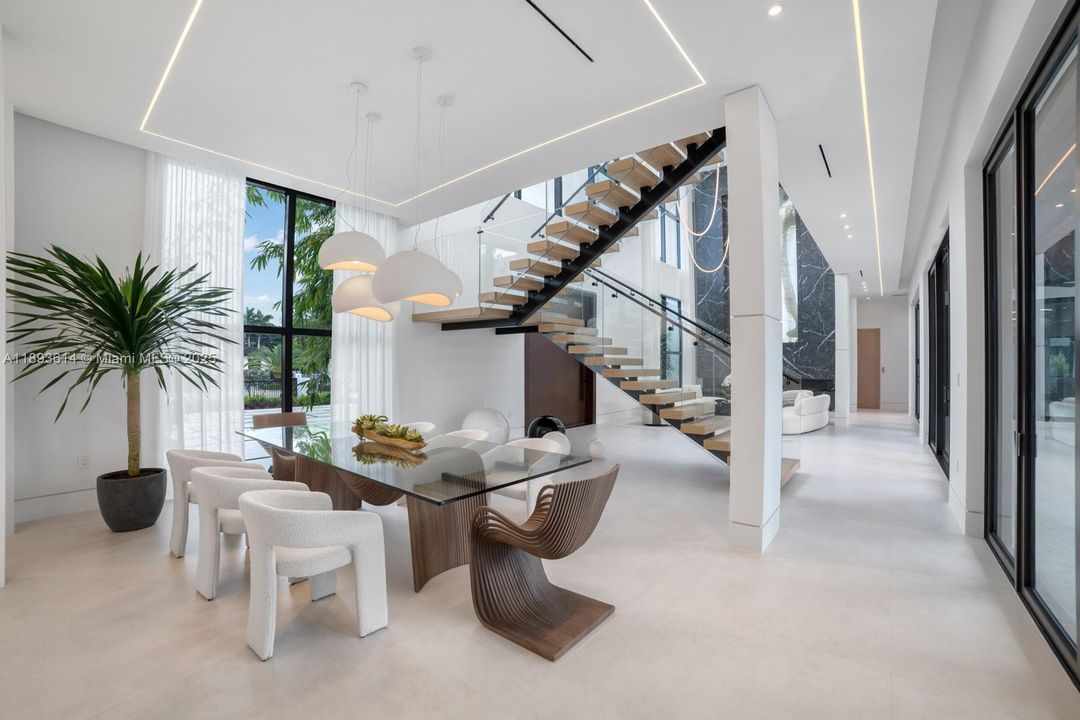 На продажу: $7,995,000 (8 спален, 8 ванн, 7530 Квадратных фут)