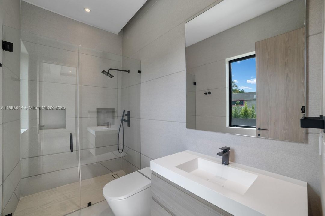 На продажу: $7,995,000 (8 спален, 8 ванн, 7530 Квадратных фут)