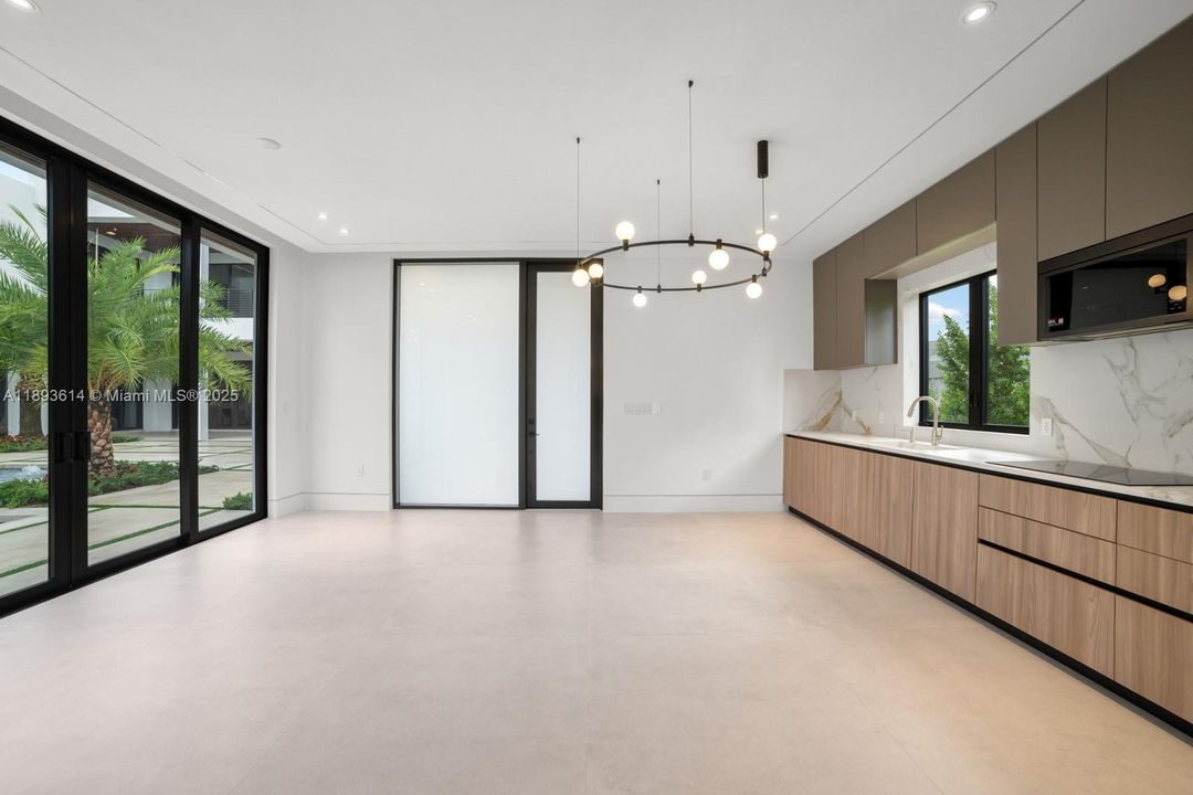 На продажу: $7,995,000 (8 спален, 8 ванн, 7530 Квадратных фут)