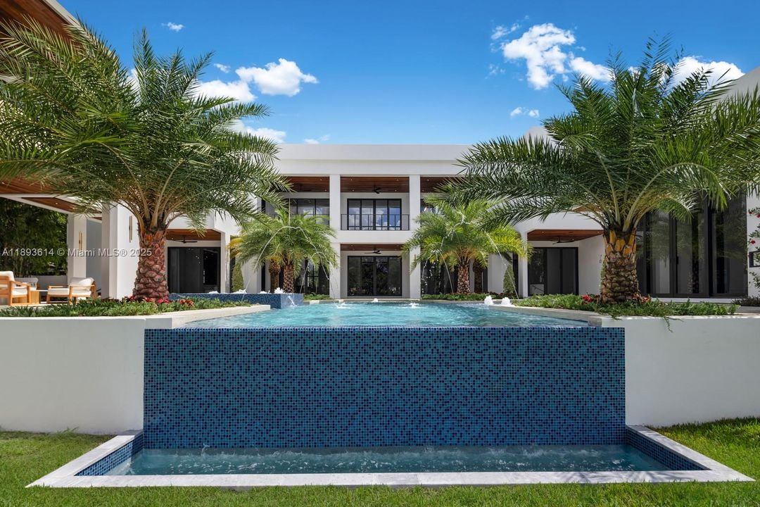 На продажу: $7,995,000 (8 спален, 8 ванн, 7530 Квадратных фут)