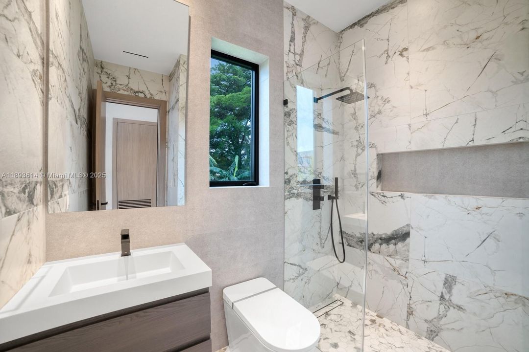 На продажу: $7,995,000 (8 спален, 8 ванн, 7530 Квадратных фут)