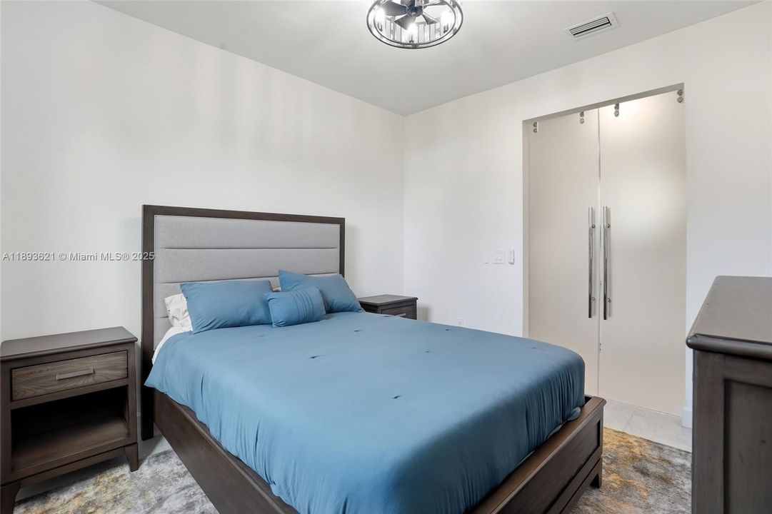 En Venta: $515,000 (3 camas, 3 baños, 4101 Pies cuadrados)