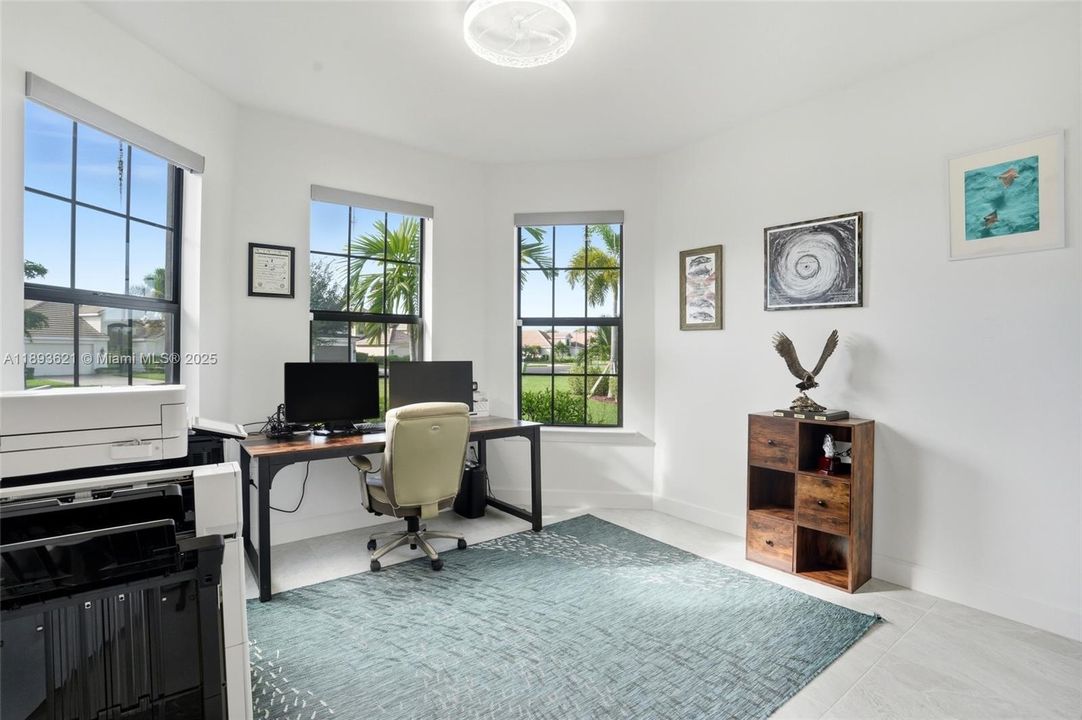 En Venta: $515,000 (3 camas, 3 baños, 4101 Pies cuadrados)