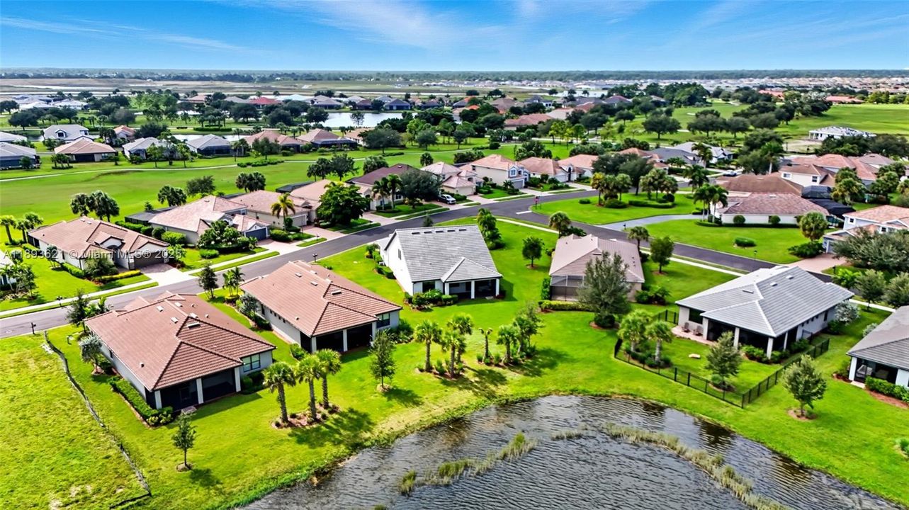 En Venta: $515,000 (3 camas, 3 baños, 4101 Pies cuadrados)