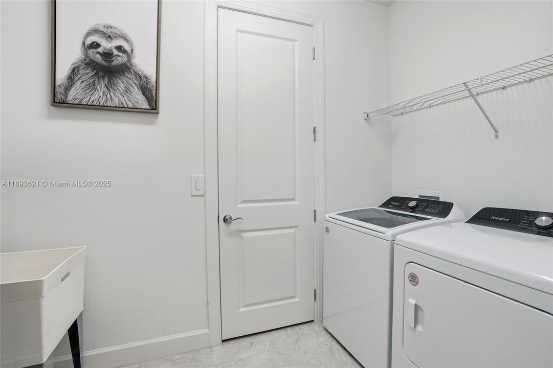 En Venta: $515,000 (3 camas, 3 baños, 4101 Pies cuadrados)