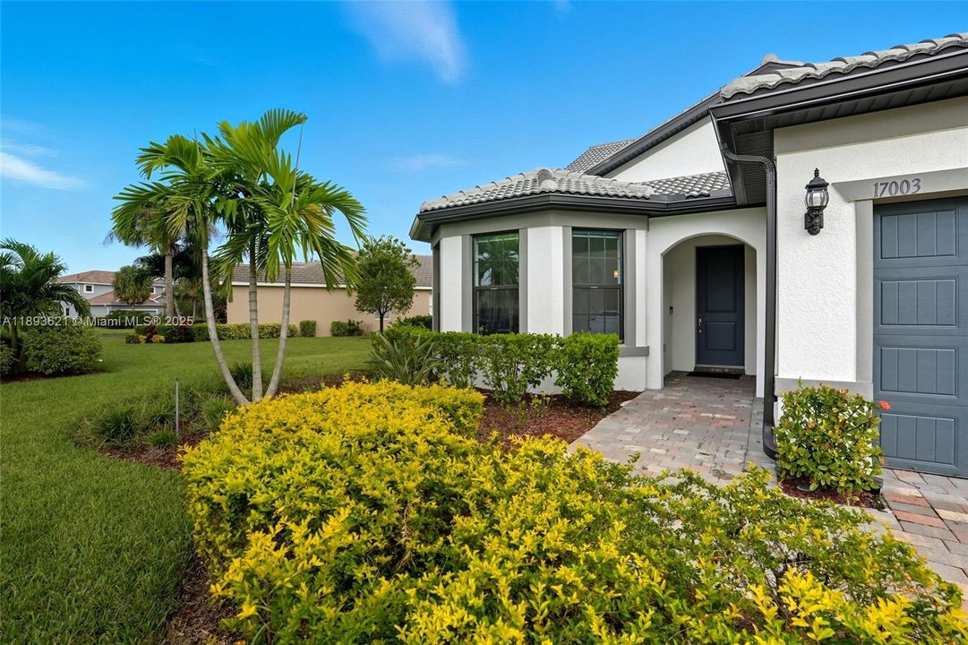 En Venta: $515,000 (3 camas, 3 baños, 4101 Pies cuadrados)