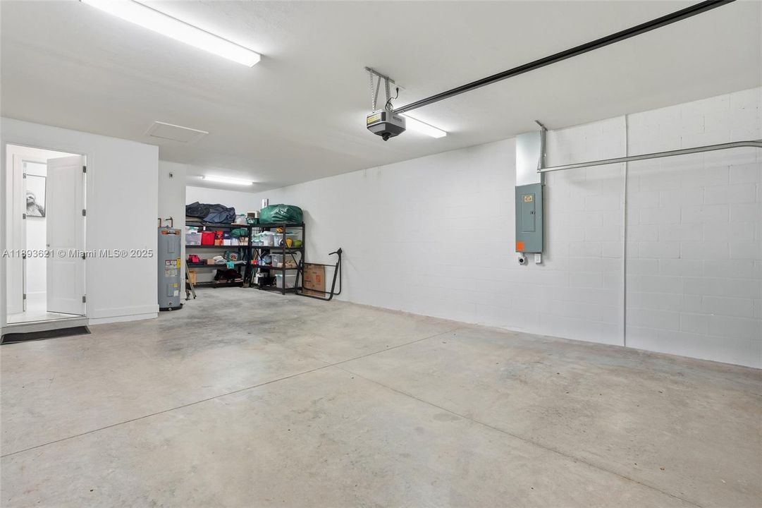 En Venta: $515,000 (3 camas, 3 baños, 4101 Pies cuadrados)