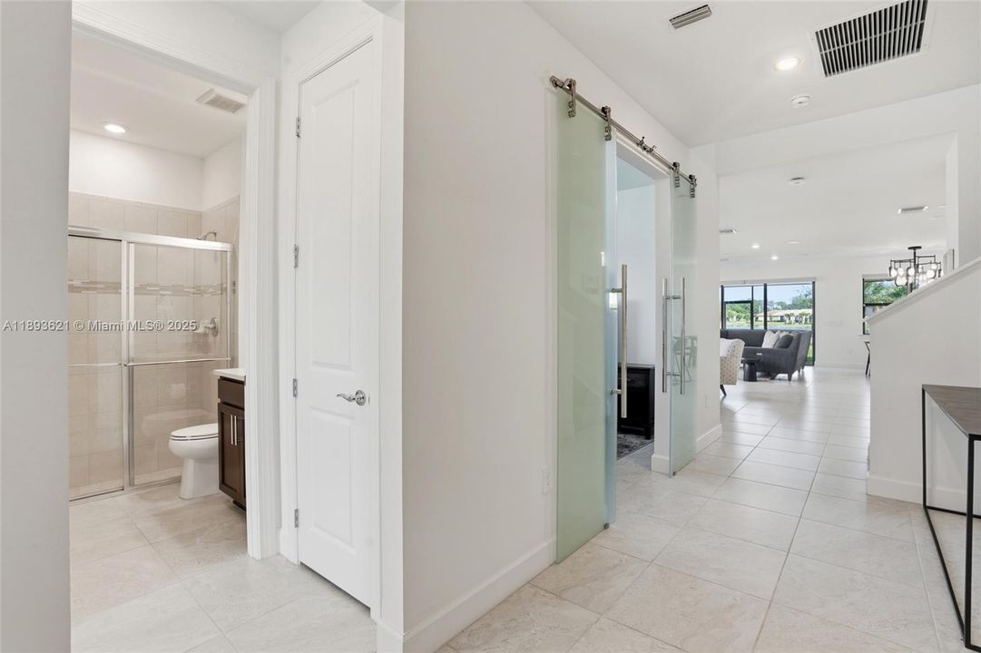 En Venta: $515,000 (3 camas, 3 baños, 4101 Pies cuadrados)