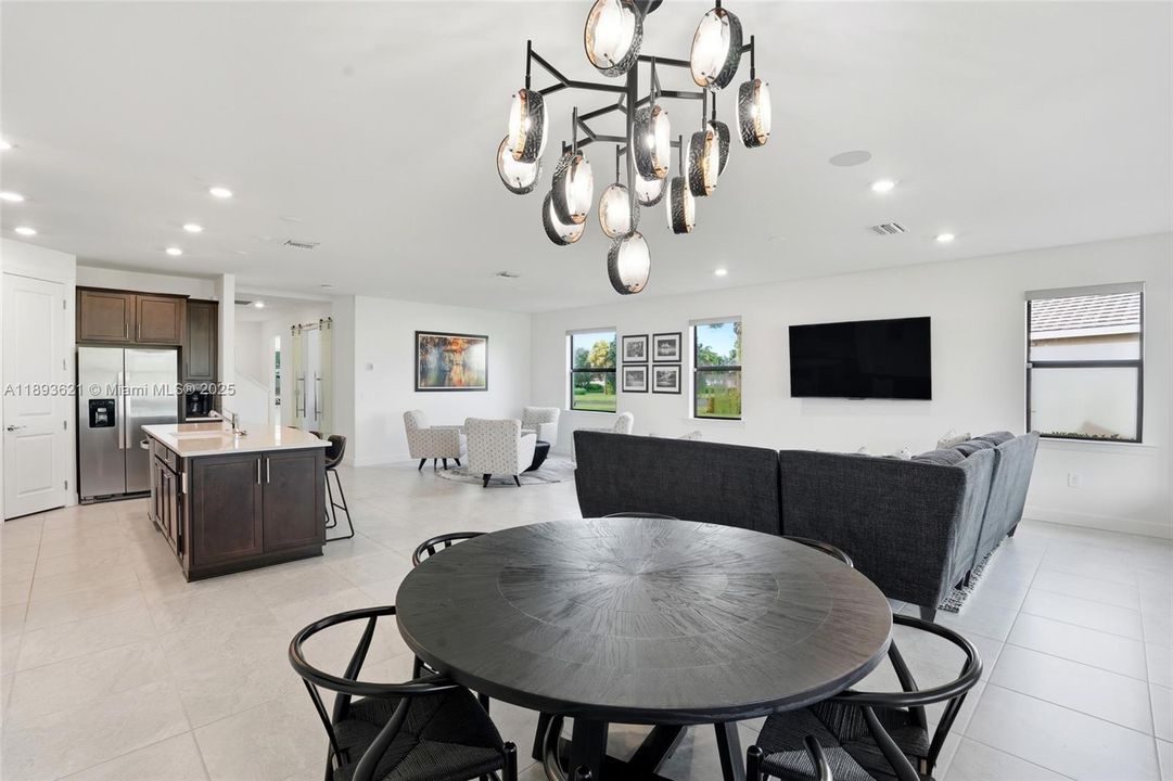 En Venta: $515,000 (3 camas, 3 baños, 4101 Pies cuadrados)