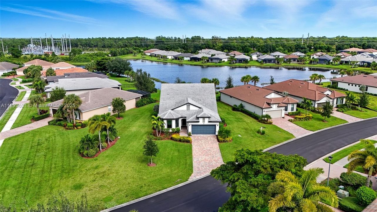 En Venta: $515,000 (3 camas, 3 baños, 4101 Pies cuadrados)