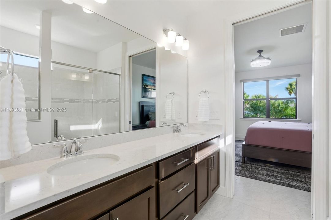 En Venta: $515,000 (3 camas, 3 baños, 4101 Pies cuadrados)